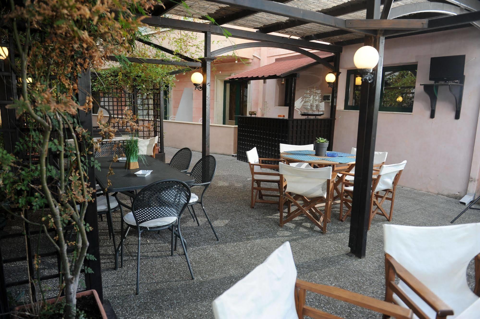 Villa Orion Hotel Atenas Exterior foto